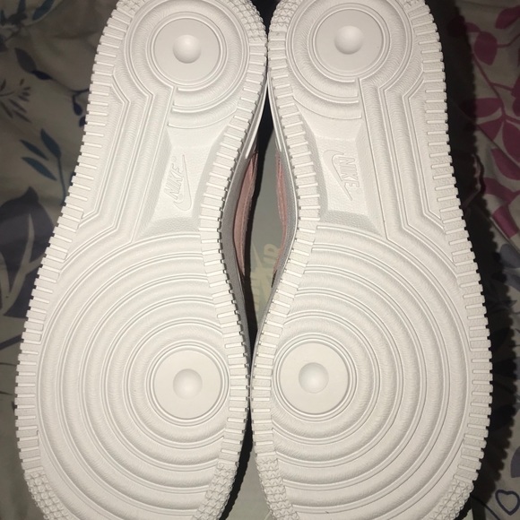 Air Force 1 Sneakers - Picture 4 of 5